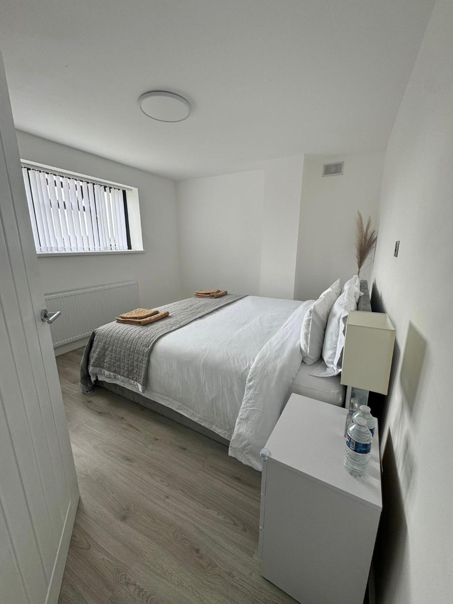 Superb Cozy House In Warrington Villa Exteriör bild