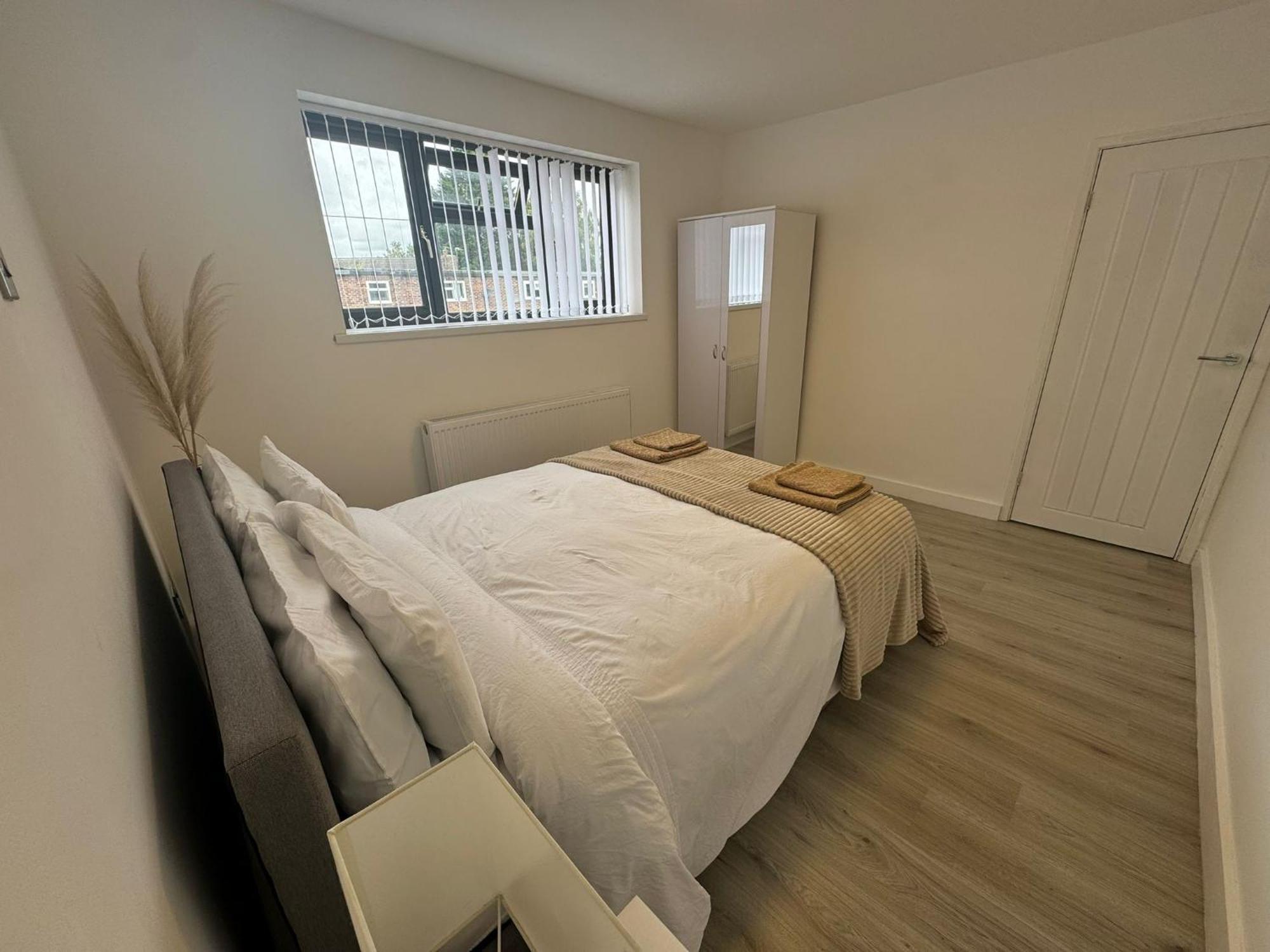 Superb Cozy House In Warrington Villa Exteriör bild